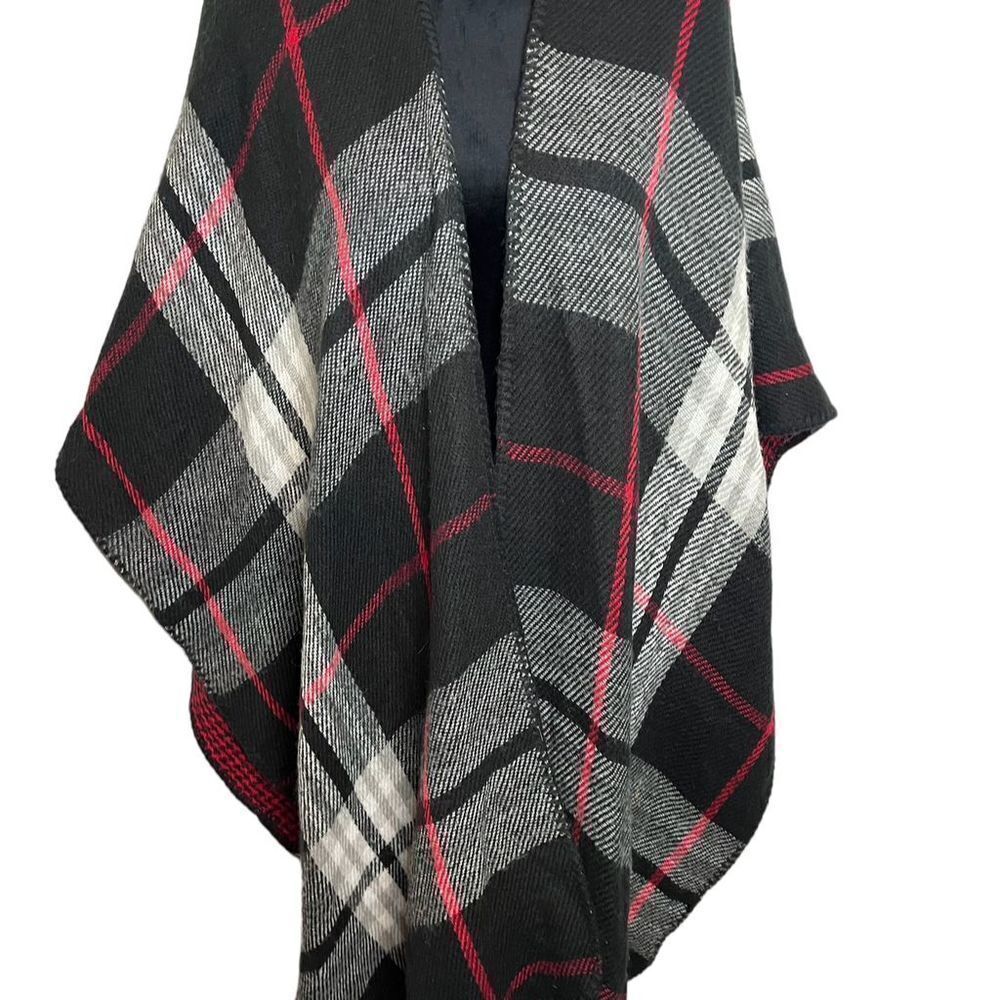 Woolrich Red Black Cape/Shaw Reversible Wool *WARM & COZY - Picture 2 of 12